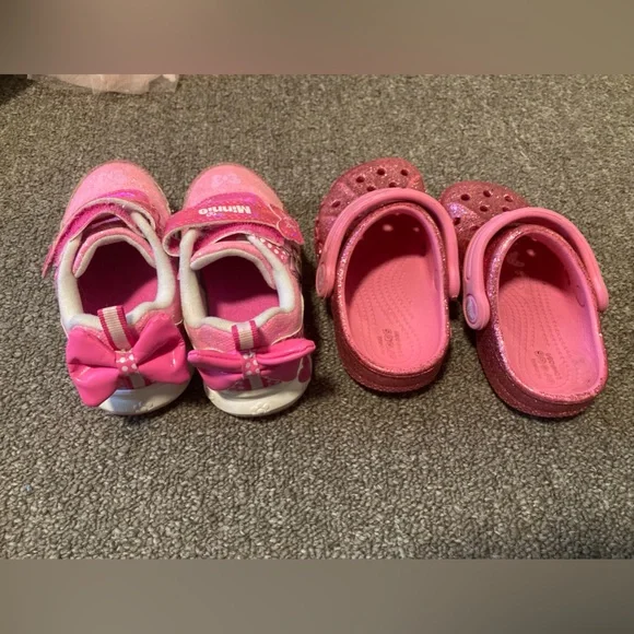 CROCS Pink Glitter toddler crocs & Minnie Mouse light up sneaker - Picture 2 of 4